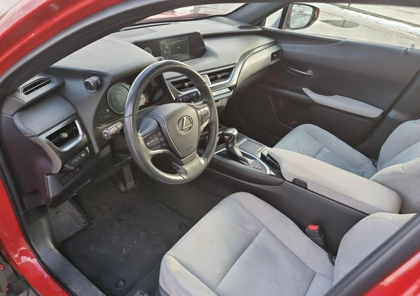 Lexus UX cena 124000 przebieg: 64086, rok produkcji 2019 z Gubin małe 379